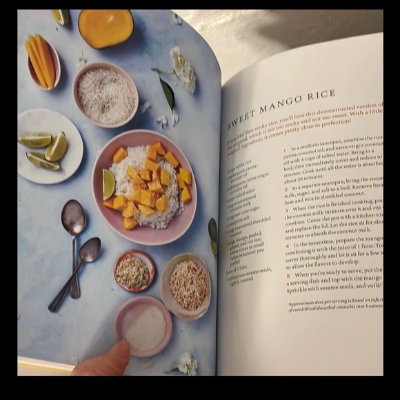 Cannabis Guide Book Set - Five new books Beginner industry - cookbooks - Picture 8 of 9